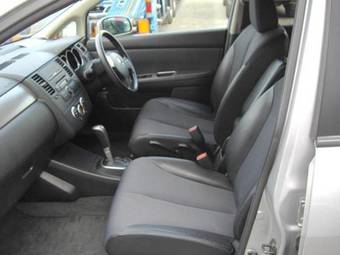 2005 Nissan Tiida Pictures