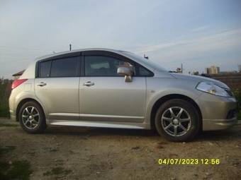 2005 Nissan Tiida Pictures