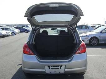 2005 Nissan Tiida Pictures