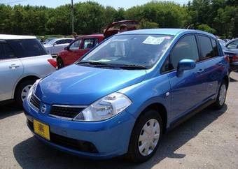 2005 Nissan Tiida Pictures