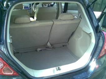 2005 Nissan Tiida Images