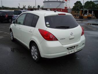 2005 Nissan Tiida Photos