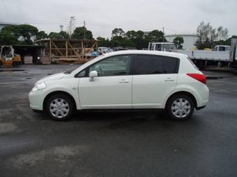 2005 Nissan Tiida Pictures