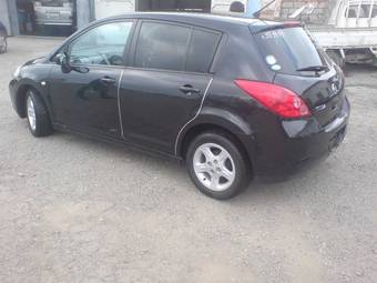 2005 Nissan Tiida Pics