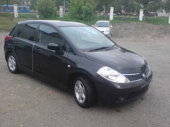 2005 Nissan Tiida Pictures