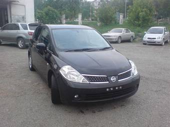 2005 Nissan Tiida Pictures