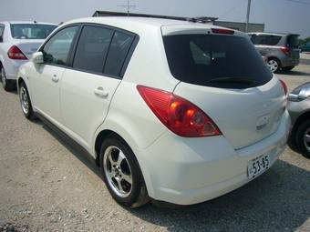2005 Nissan Tiida Pictures