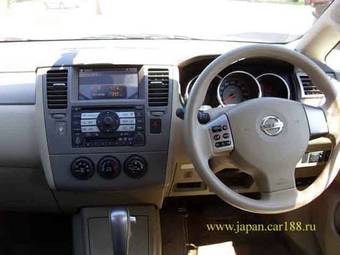 2005 Nissan Tiida Pics