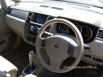 2005 Nissan Tiida Pictures