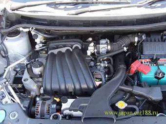 2005 Nissan Tiida Pictures