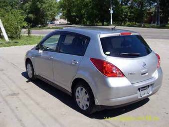 2005 Nissan Tiida Pics