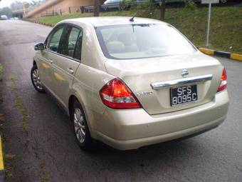 2005 Nissan Tiida Pictures