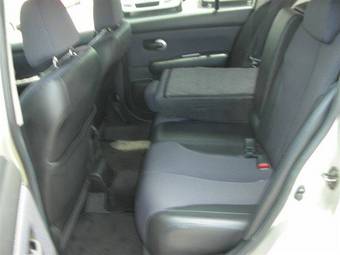 2005 Nissan Tiida Photos