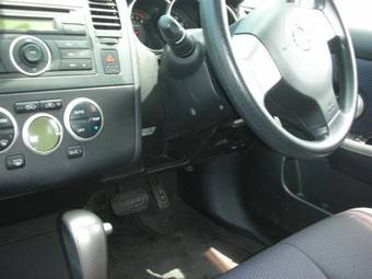 2005 Nissan Tiida Photos