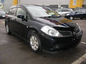 2005 Nissan Tiida Pictures