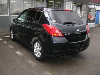 2005 Nissan Tiida Photos