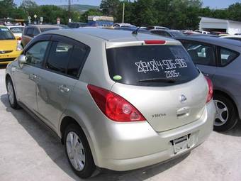 2005 Nissan Tiida Pictures