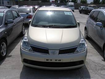 2005 Nissan Tiida Pictures