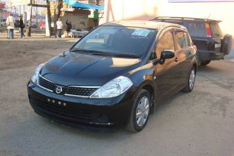 2005 Nissan Tiida Pictures