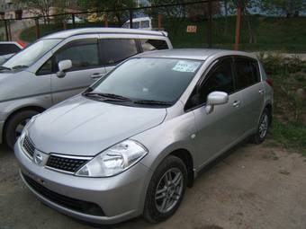 2005 Nissan Tiida Pictures