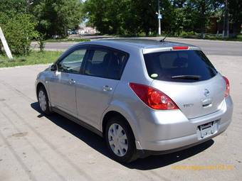 2005 Nissan Tiida Pictures