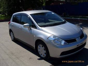 2005 Nissan Tiida Photos