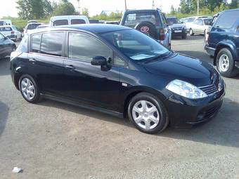 2005 Nissan Tiida Pictures