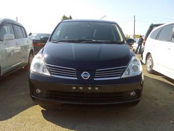 2005 Nissan Tiida Photos