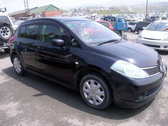 2005 Nissan Tiida Photos