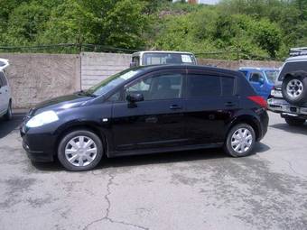 2005 Nissan Tiida Pictures