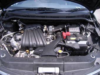 2005 Nissan Tiida Pictures