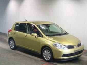 2005 Nissan Tiida Pictures