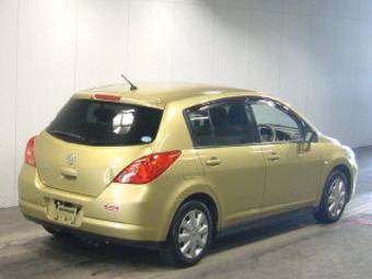 2005 Nissan Tiida Photos