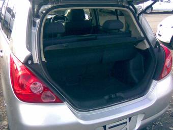 2005 Nissan Tiida Pictures