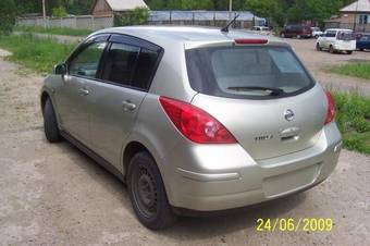 2005 Nissan Tiida Pictures