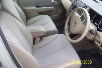 2005 Nissan Tiida Pics