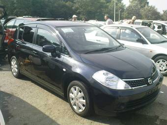 2005 Nissan Tiida Photos