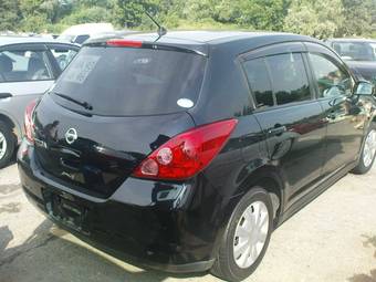 2005 Nissan Tiida Pictures