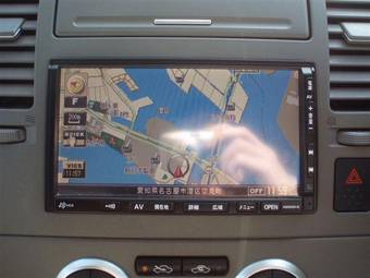 2005 Nissan Tiida Pictures