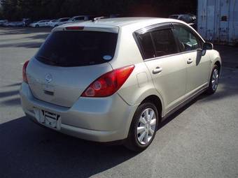 2005 Nissan Tiida Photos