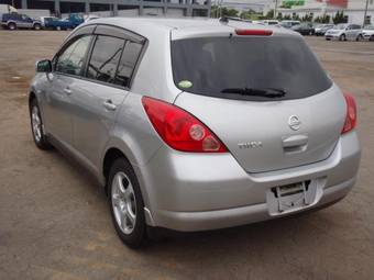 2005 Nissan Tiida Pics