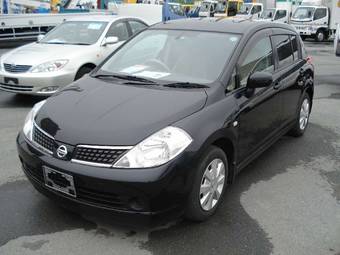 2005 Nissan Tiida Pictures