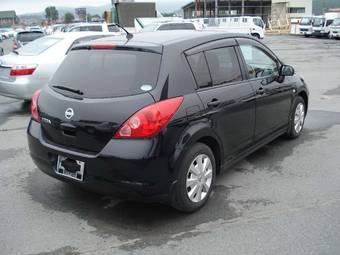 2005 Nissan Tiida Photos