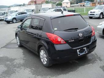 2005 Nissan Tiida Pictures