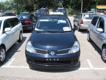 2005 Nissan Tiida Pictures