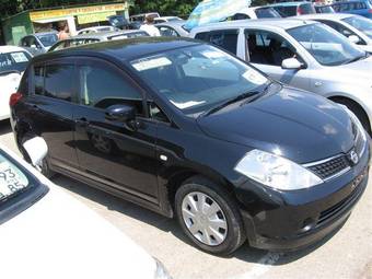 2005 Nissan Tiida Photos