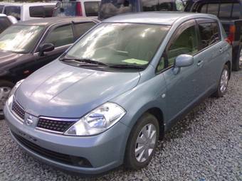 2005 Nissan Tiida Pictures