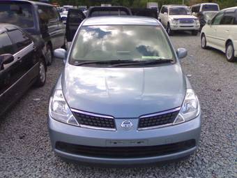 2005 Nissan Tiida Pictures