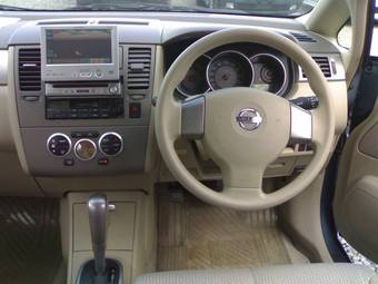 2005 Nissan Tiida Pictures