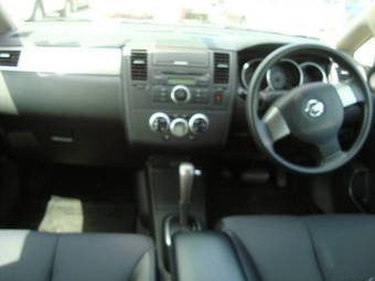 2005 Nissan Tiida Images